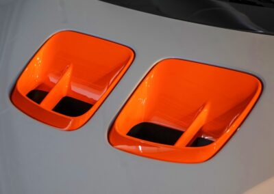 Ferrari SF90 XX Stradale, detal - wyloty powietrza na przedniej pokrywie