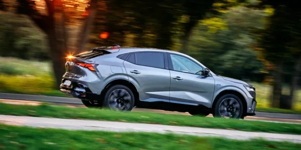 Renault Rafale E-Tech Hybrid – napakowana zaawansowaną techniką „X4” we francuskim stylu