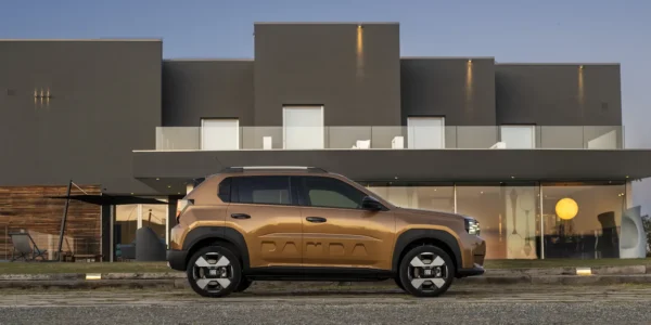FIAT GRANDE PANDA – KOMPAKTOWE WYMIARY, PRZESTRONNE WNĘTRZE, WŁOSKI STYL I NAPĘD NOWEJ GENERACJI