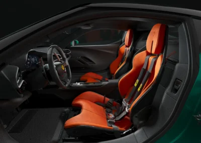 Ferrari 296 Speciale, fotele, widok przez drzwi kierowcy