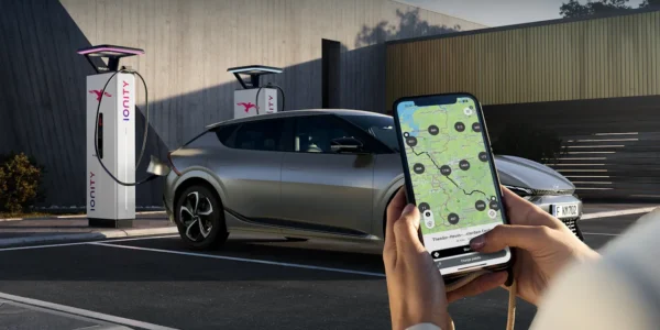 ŁADUJ SAMOCHÓD WYGODNIE Z KIA CHARGE