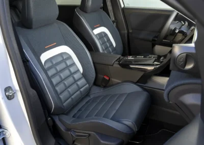 Citroen C5 Aircross, fotele, widok przez drzwi pasażera