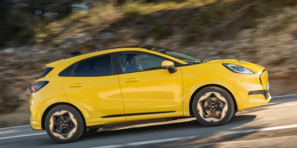 Wciąż jeden z najlepszych małych crossoverów, ale nie w wersji z napędem elektrycznym