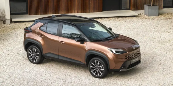 Toyota Yaris Cross, wersja 2026 – nowy przód, reszta po staremu