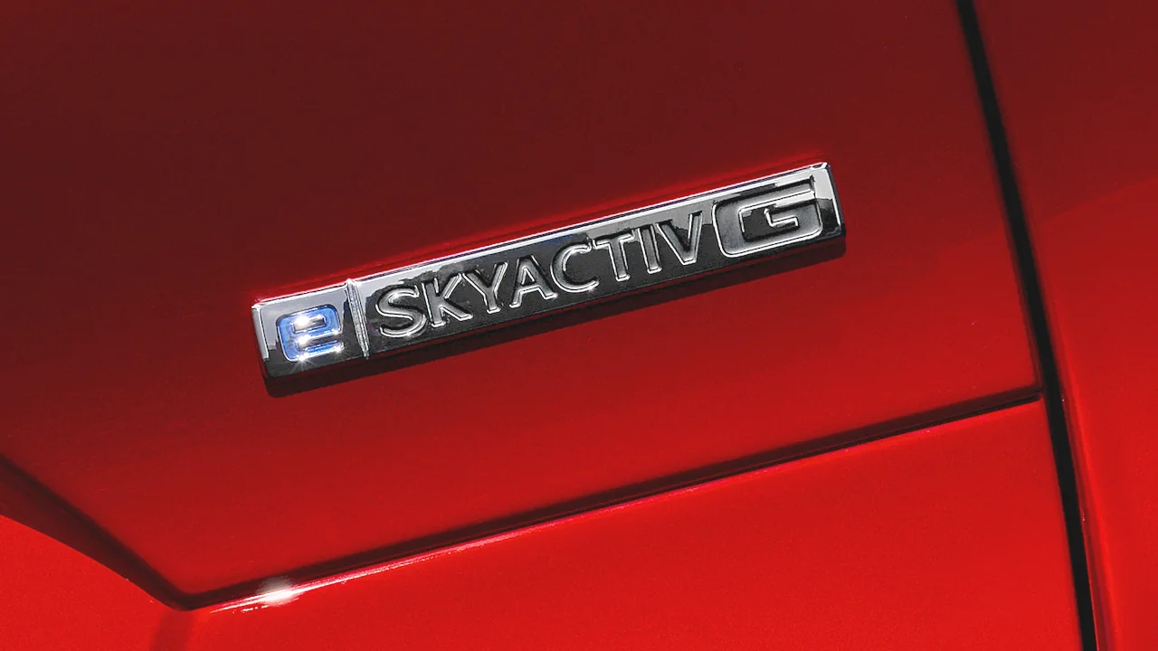 Mazda 3 i CX-30 z nowym silnikiem 2.5 e-Skyactiv G oraz niższymi cenami