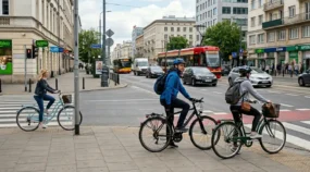 Rowerzysta to nie pieszy – ten błąd na przejściu dla pieszych popełnia wielu Polaków