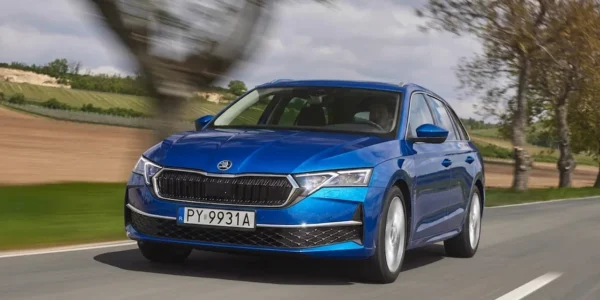 SKODA OCTAVIA W WERSJACH DRIVE – FUNKCJONALNOŚĆ I NOWOCZESNA TECHNOLOGIA