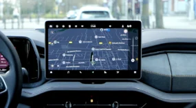 Jak samodzielnie zaktualizować mapy w nawigacji samochodowej? Poradnik