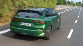 Sprawdzamy zmodernizowaną Astrę w wersji kombi. Część zmian widać, inne są ukryte