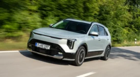 Kia Niro po face liftingu wjeżdża do salonów. Ceny hybrydowego crossovera startują od 123 900 zł