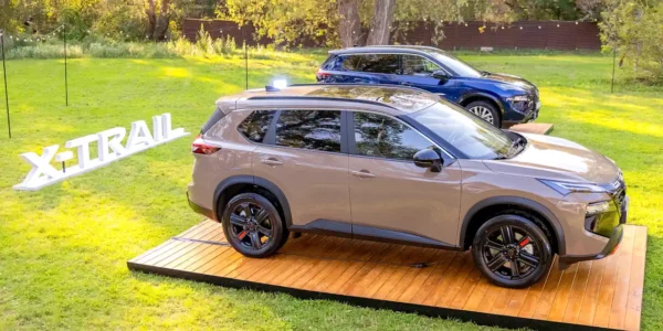 Dłuższa lista wyposażenia, krótsza lista silników. Odświeżony Nissan X-Trail trafił do polskich salonów