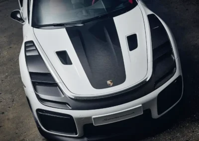 Porsche 911 Flachbau RS, zbliżenie na przód auta od góry
