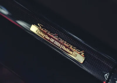 Porsche 911 Flachbau RS, zbliżenie na plakietkę "Sonderwunsch"