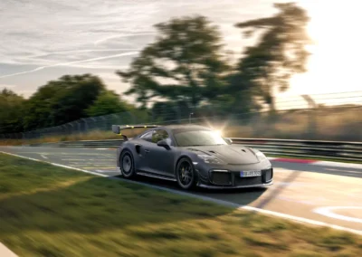 Porsche 911 Flachbau RS, prototyp podczas testów na Nurburgringu, widok 3/4 prawy przód