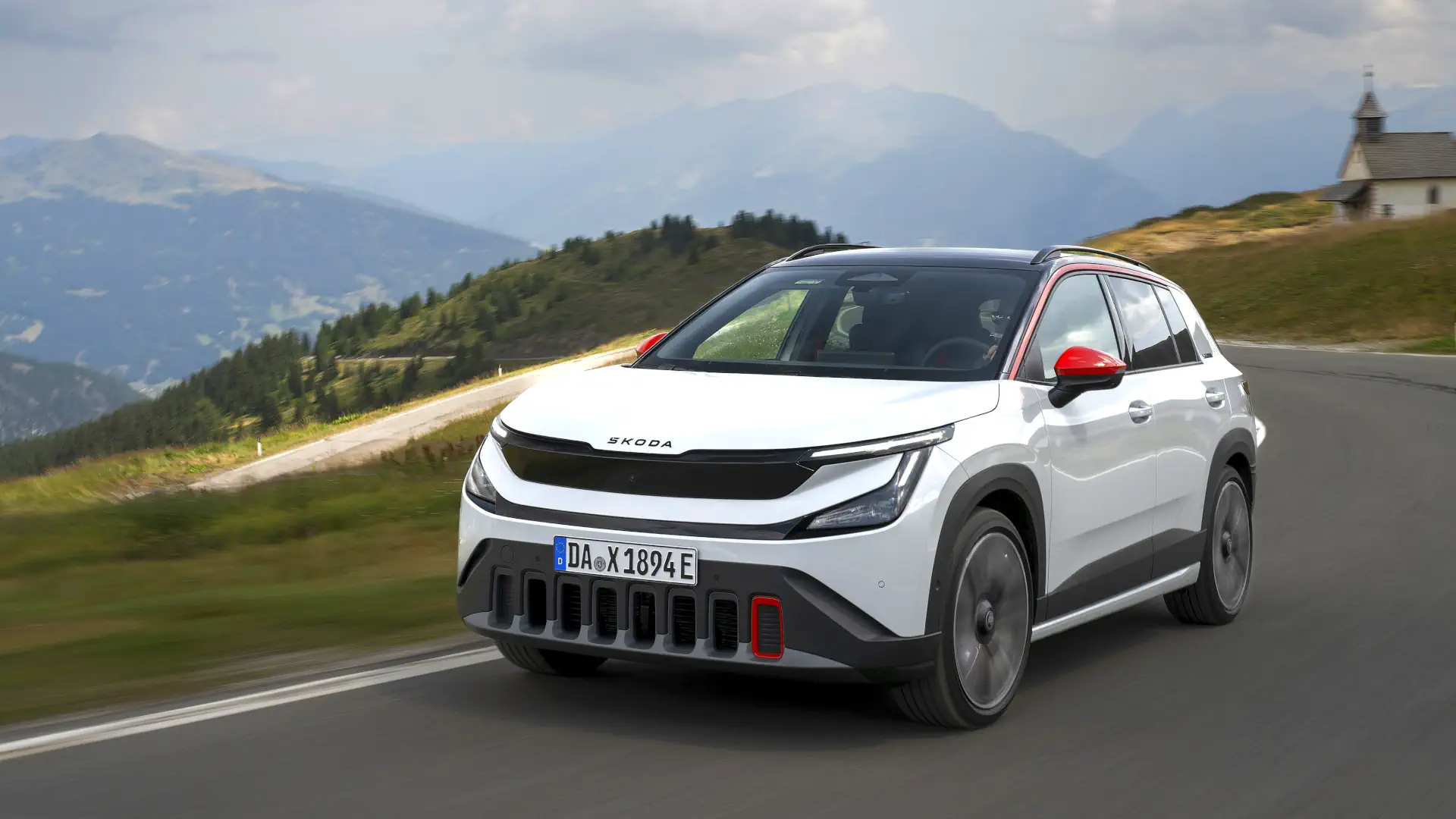 Ma parasolkę w drzwiach i duży bagażnik. Jednak Skoda Epiq przekonuje przede wszystkim podczas jazdy