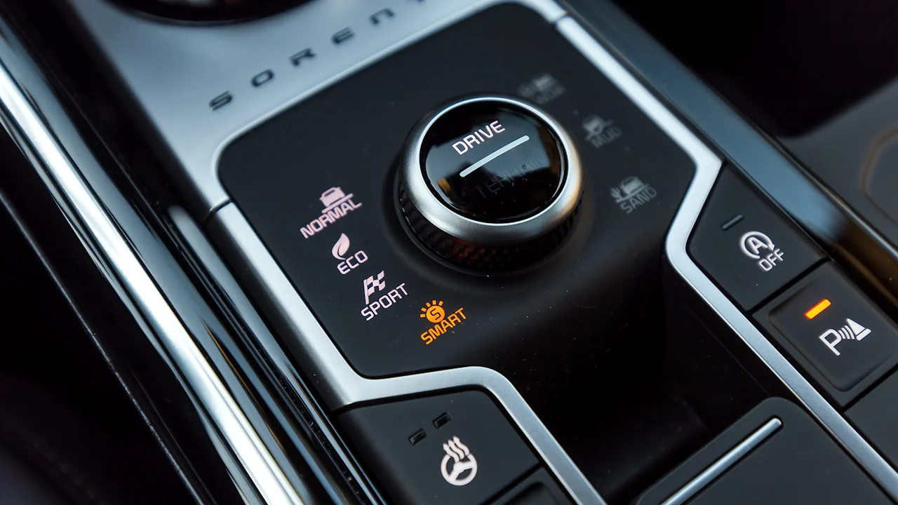 kia sorento adwert 21 Zbliżenie na przycisk Drive w Kii Sorento