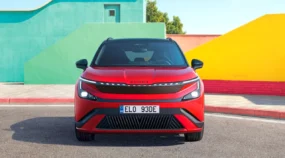 Czarne dodatki, duże koła – Skoda Epiq w wersji Sportline. U BMW nazywa się to M Performance
